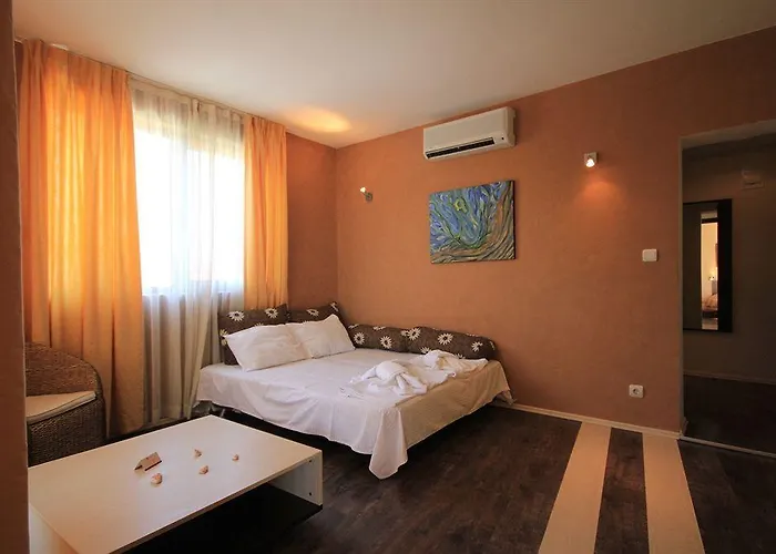 Coral Къща за гости 3*