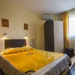 Coral ابزور