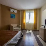 Coral بيت ضيافة ابزور