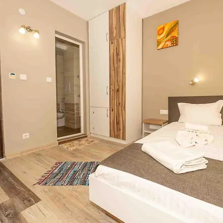 Coral Guest house 3*