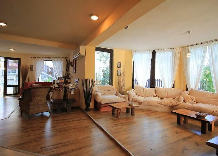 Coral Pensión Obzor